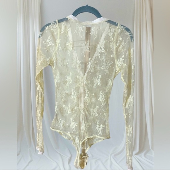 NWOT! Free People Intimately Women's Light Year Thong Bodysuit Ivory color SZ M - Picture 3 of 3